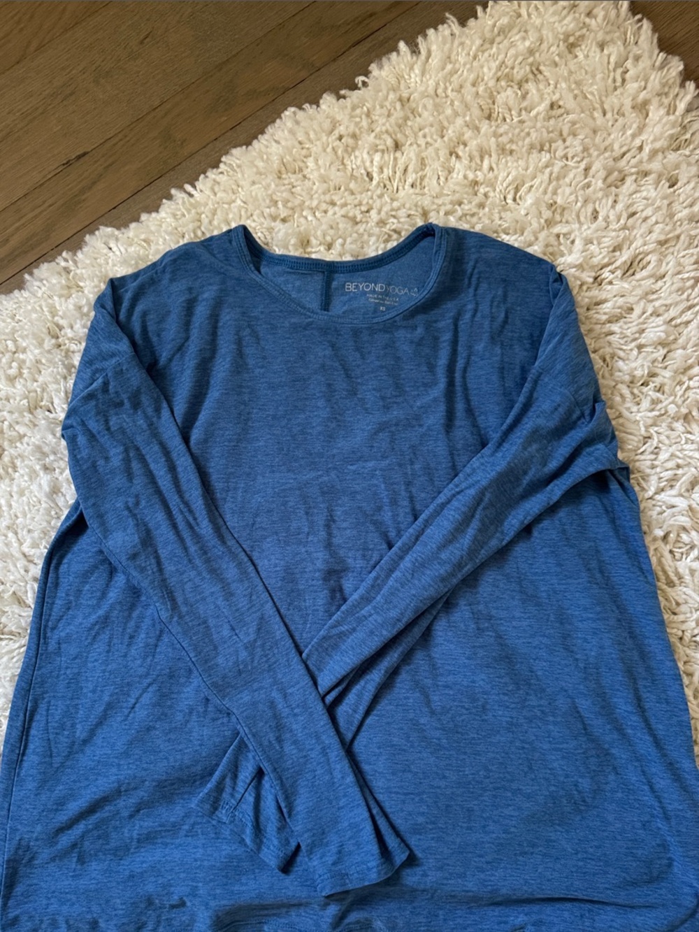 Beyond Yoga Men’s Heather Navy Long-Sleeve Crewneck